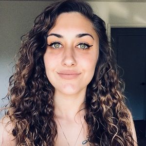 Meet your Posher, Marissa